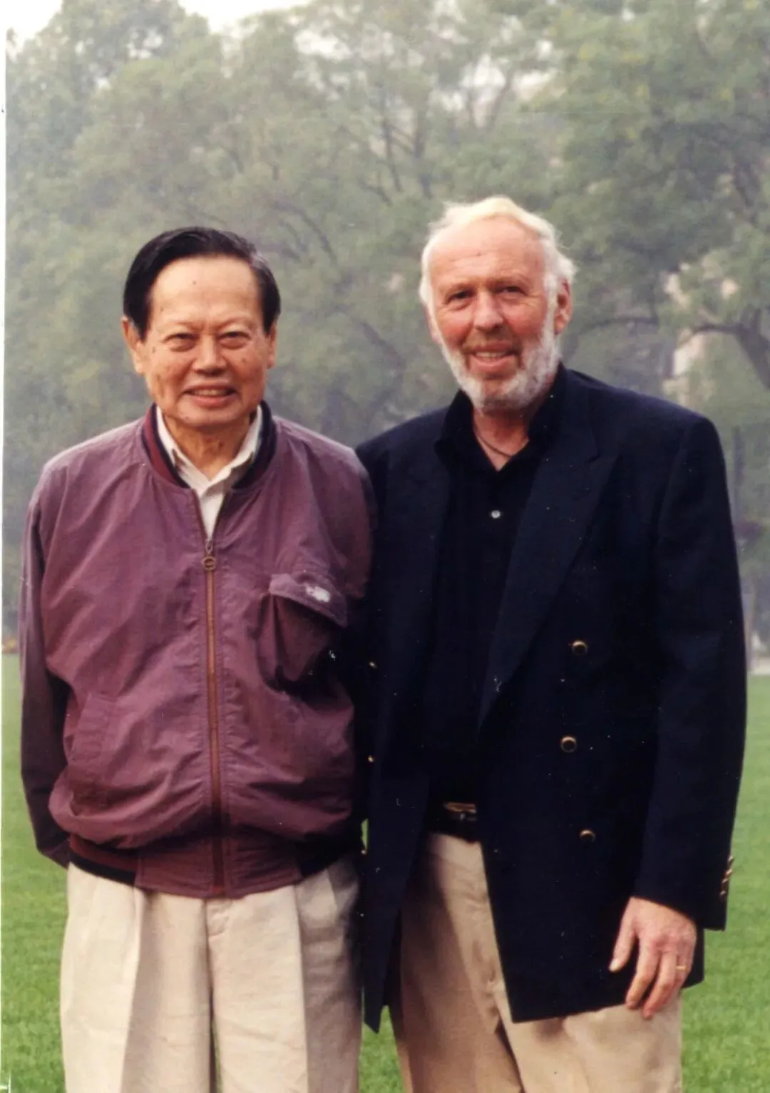 杨振宁为何没二获诺奖？我直接问了诺奖评委会主席