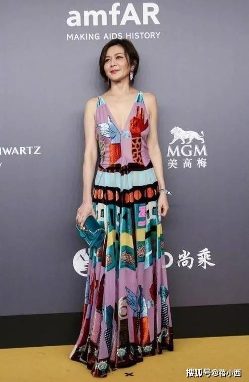 关之琳新剪了短发年轻30岁，美得像换了个人