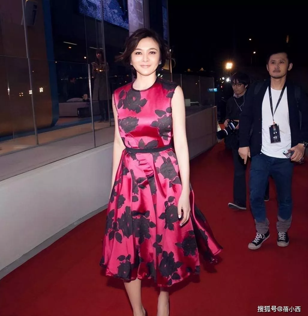 关之琳新剪了短发年轻30岁，美得像换了个人