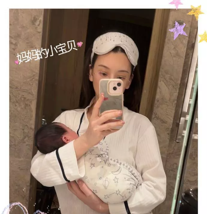 方媛庆小女儿满月,近照曝光又瘦又美
