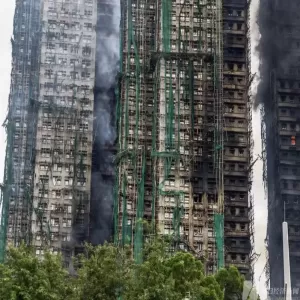 香港宏福苑大火环境“非常恶劣” 死亡人数增至151人、多人涉误杀罪