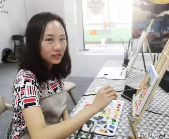 2014年，那位著名的“拜金女”，如今怎样了