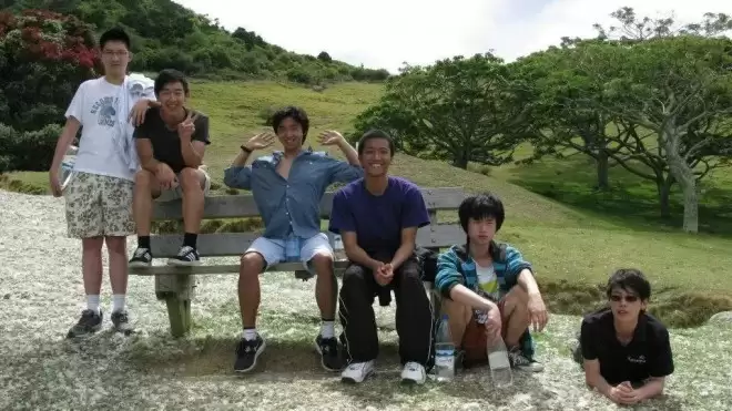32岁富二代有三个硕士文凭,却在大理流浪,月花100元