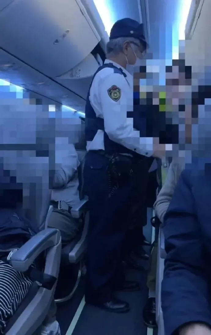 东京飞上海航班紧急返航 发生妨碍安全非法行为