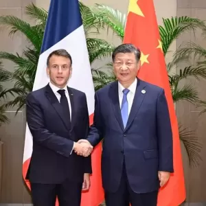 马克宏抵北京 开始为期3天国事访问