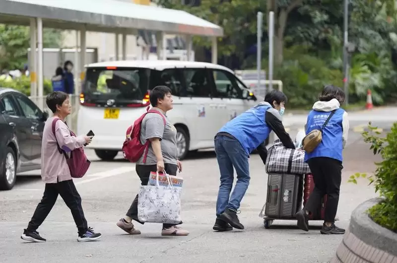 宏福苑唯一未著火大厦 开放居民返家取物