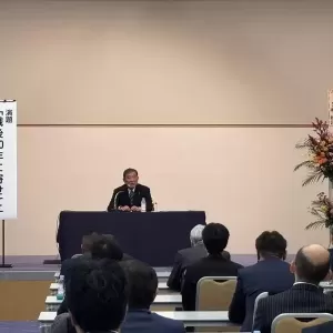 石破茂避谈高市答询 称日台中关系微妙复杂