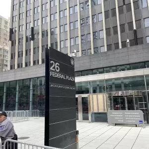 纽约华人父子到移民法庭同被捕 6岁子下落不明