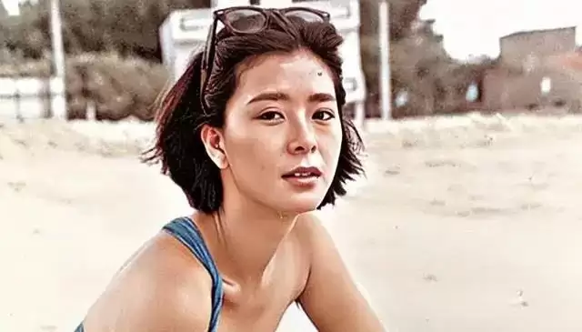 香港知名女星新剧霸气登场，多次和小鲜肉传绯闻