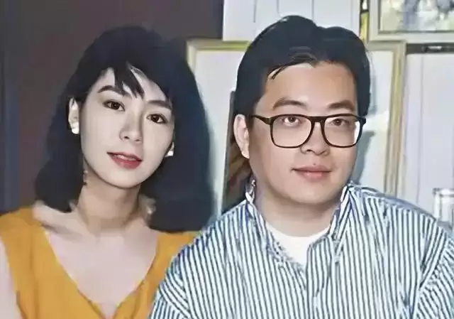 香港知名女星新剧霸气登场，多次和小鲜肉传绯闻