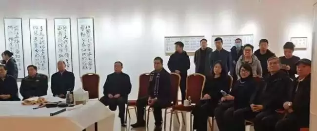 杨振宁逝世后翁帆首度参加活动 翁母陪同心事重重