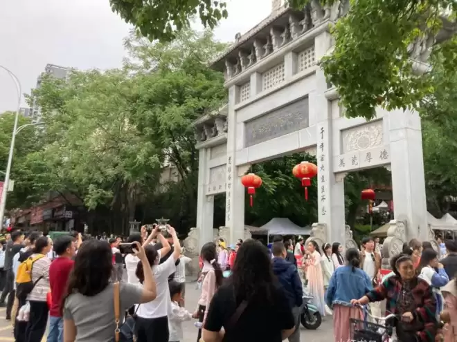 景德镇，挤满暴富失败的年轻人