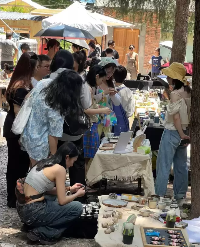 景德镇，挤满暴富失败的年轻人