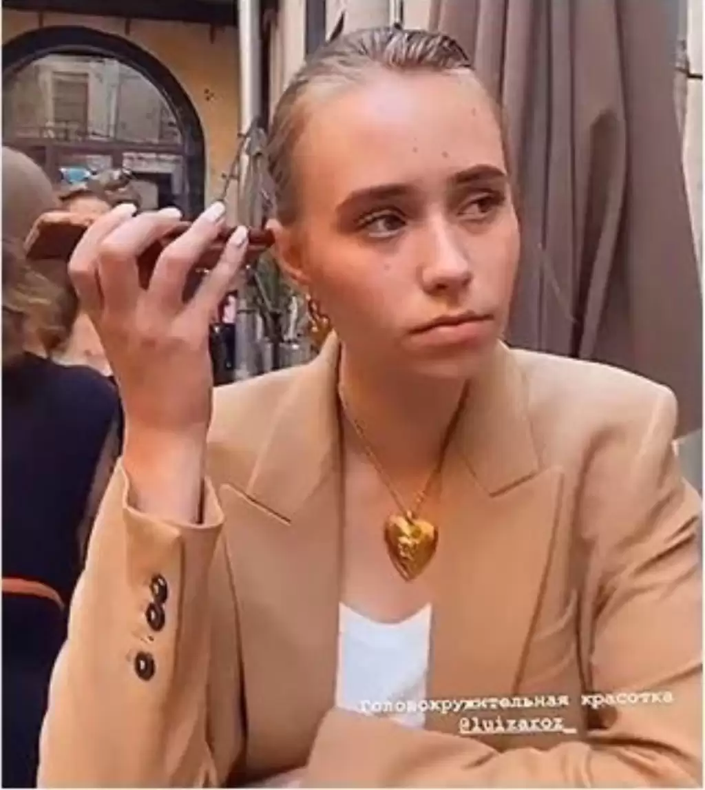 普京私生女｜巴黎街头遭乌记者质问 被要求劝阻战争答“我真的很抱歉”
