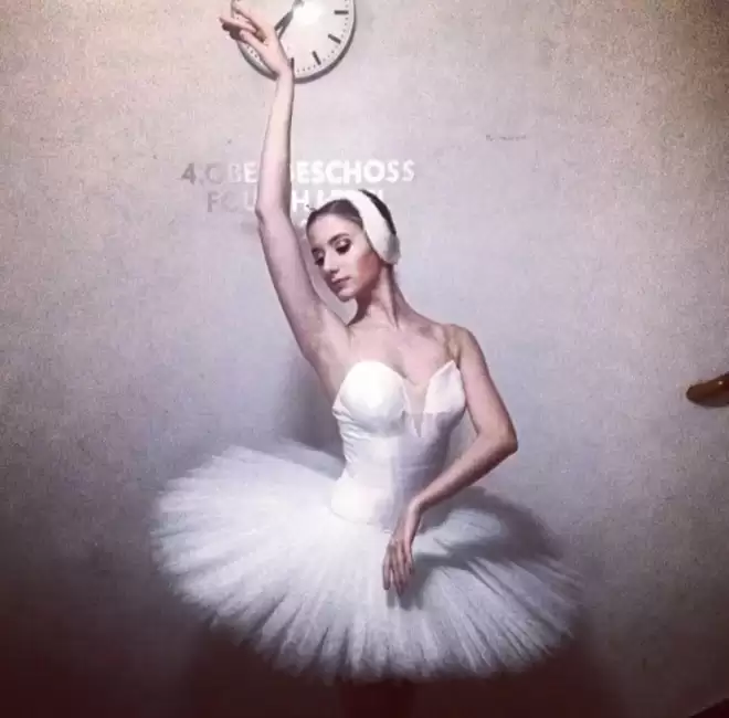 巴西芭蕾美女，成为最年轻亿万富婆，靠“赌特朗普”暴富