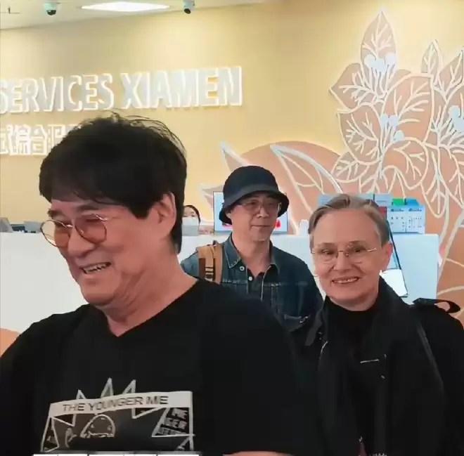 周华健带洋媳妇回潮汕！65岁妻子满头银发