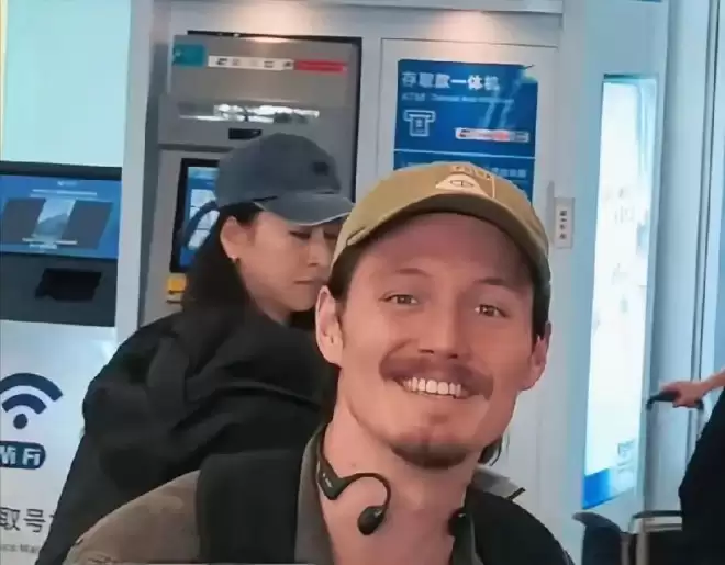 周华健带洋媳妇回潮汕！65岁妻子满头银发