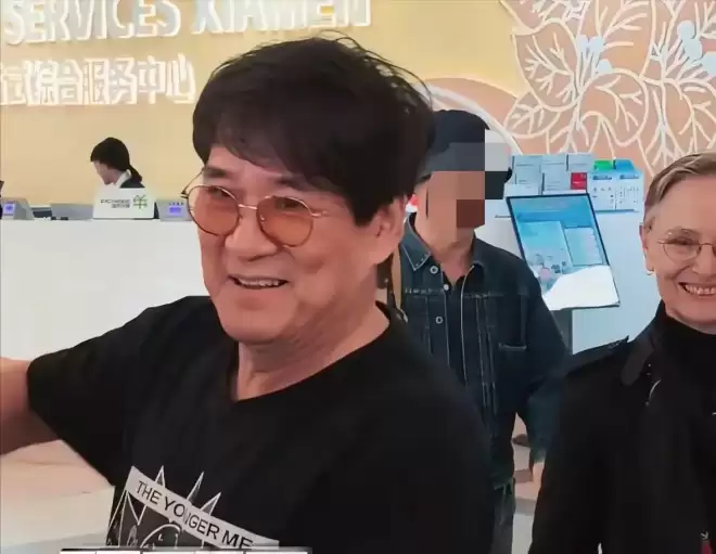 周华健带洋媳妇回潮汕！65岁妻子满头银发