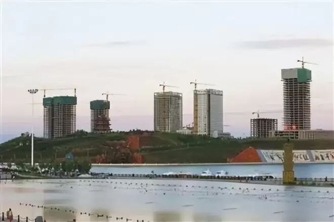 被全国嘲笑十年！昔日“鬼城”如今挤满人