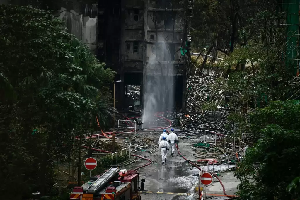【持续更新】宏福苑其中一具遗体分属两人&nbsp;增至160死&nbsp;大厦外发现骨头 失联降至6人