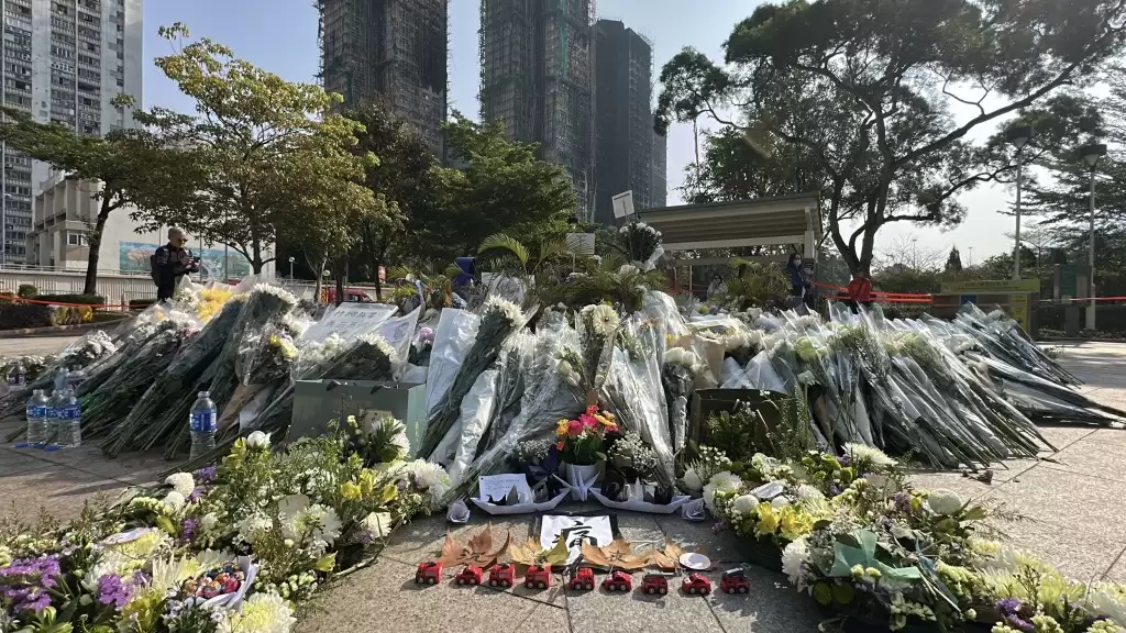 【持续更新】宏福苑其中一具遗体分属两人&nbsp;增至160死&nbsp;大厦外发现骨头 失联降至6人