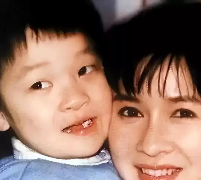 64岁身价千万的蔡明现状，给不婚主义提了个醒