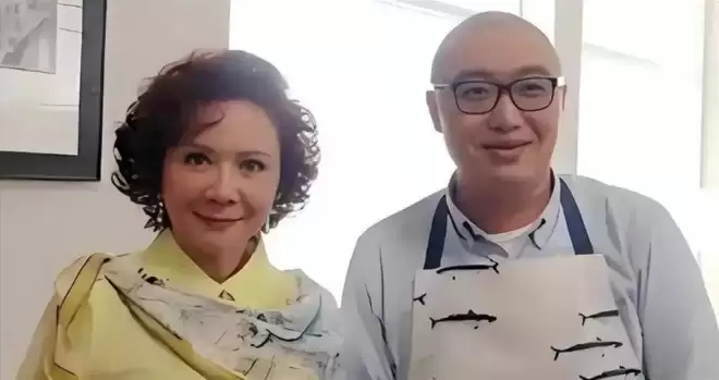 64岁身价千万的蔡明现状，给不婚主义提了个醒