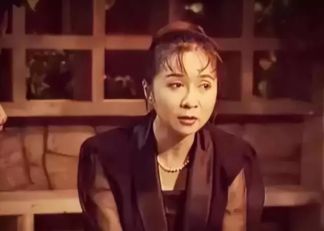 64岁身价千万的蔡明现状，给不婚主义提了个醒