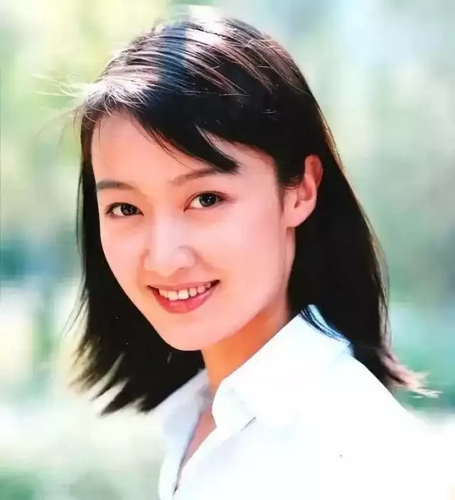 她是“最风流”女主持，曾将2个有妇之夫玩弄于股掌