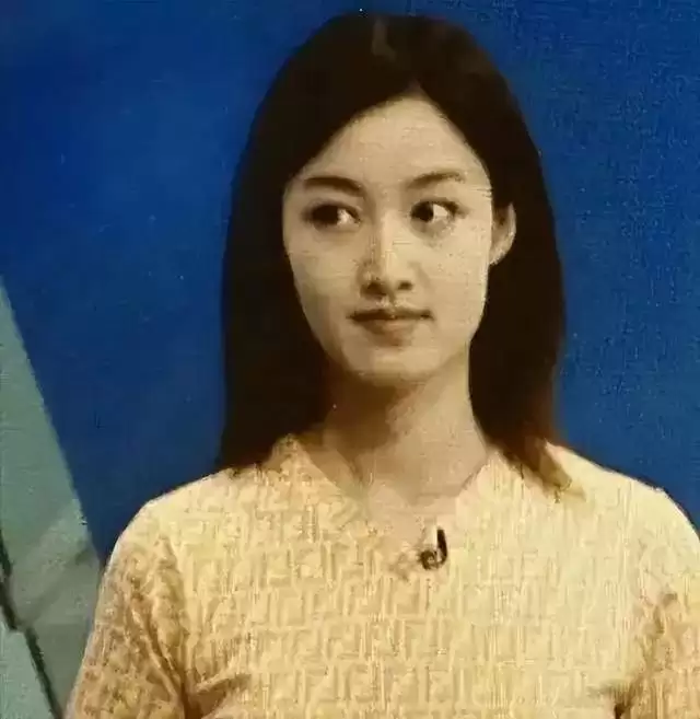 她是“最风流”女主持，曾将2个有妇之夫玩弄于股掌