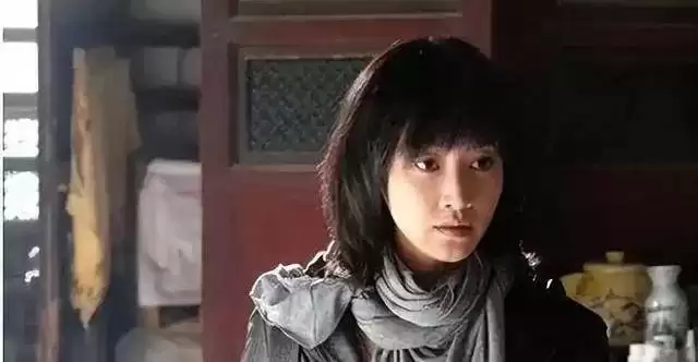 她是“最风流”女主持，曾将2个有妇之夫玩弄于股掌