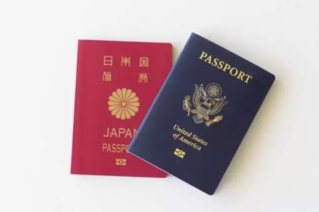 国籍严查打响第一枪！华人被拦机场，掀起巨浪
