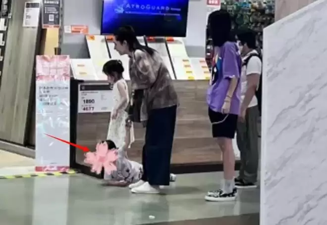 郭碧婷自曝和向佐两地分居，靠孩子联络感情...