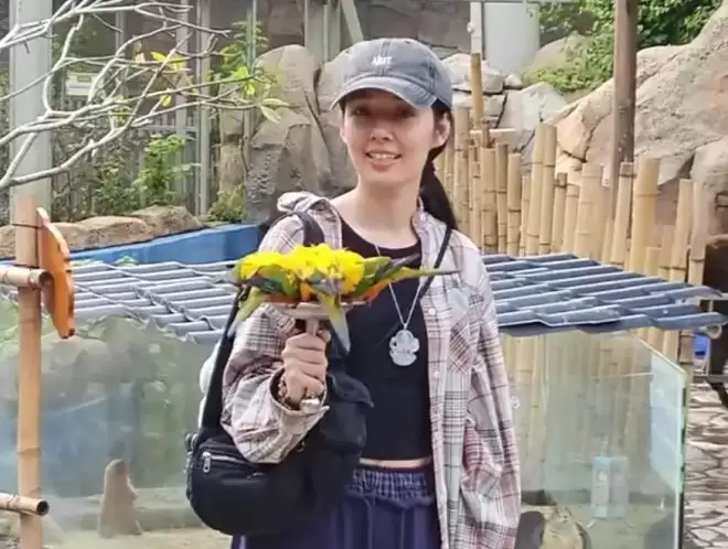 郭碧婷自曝和向佐两地分居，靠孩子联络感情...