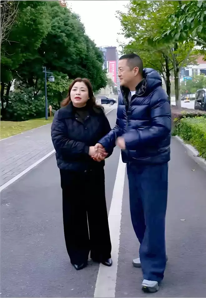 李亚鹏：一视频看哭全网,网友不忍再喊他“老赖”
