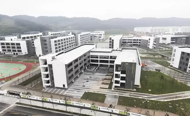 李亚鹏：一视频看哭全网,网友不忍再喊他“老赖”