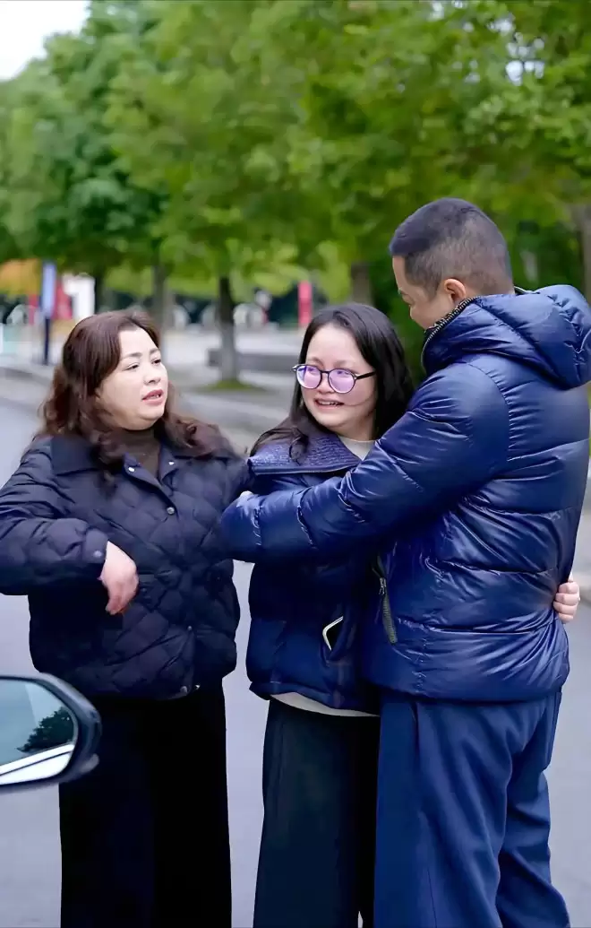 李亚鹏：一视频看哭全网,网友不忍再喊他“老赖”