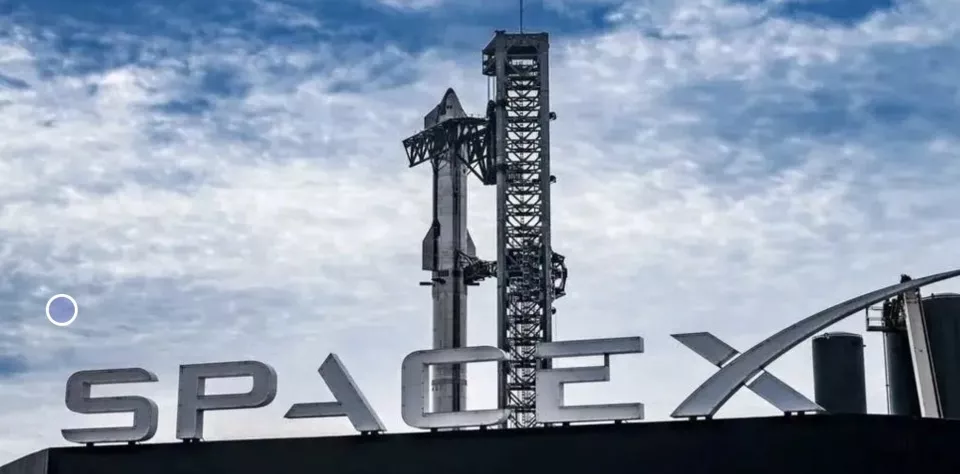 SpaceX启动史上最大IPO计划 募资将超300亿美元