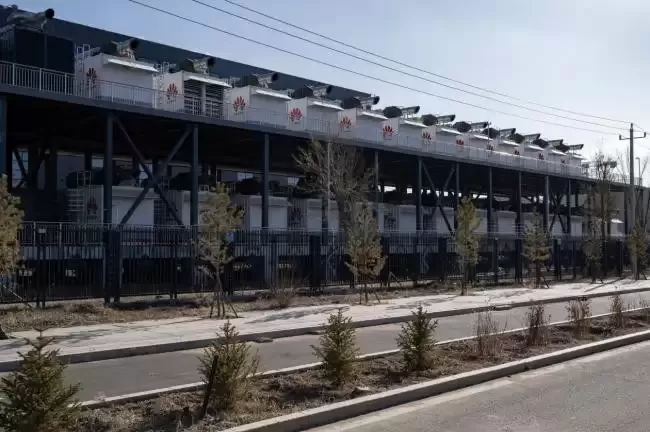 美媒目睹：AI赛道，中国拿出一张全球最大王牌