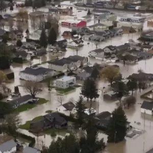 洪水持续恶化 阿伯茨福德再发疏散令 1号公路局部封闭