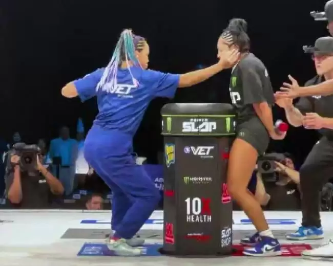 中央美院毕业 中国女子参加世界扇耳光大赛