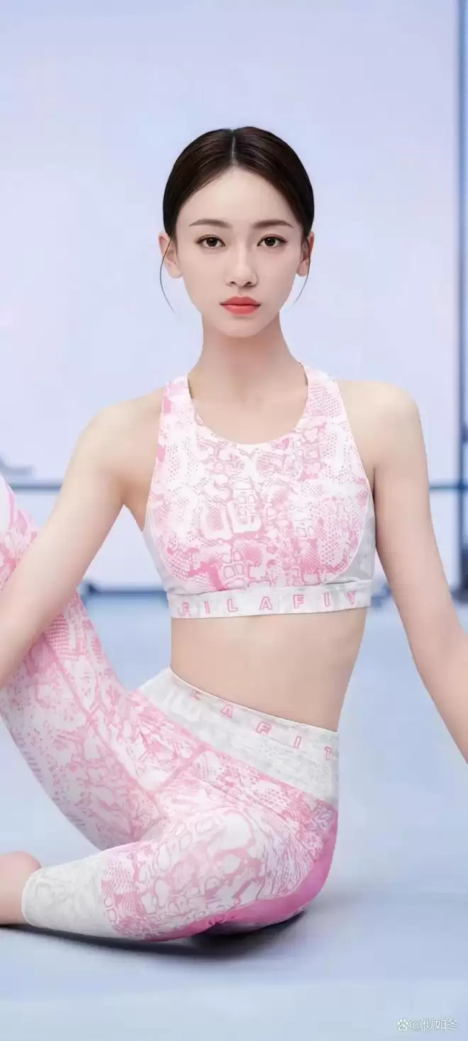“魏璎珞”吴谨言靓丽写真露大美腿！不是丰乳肥臀也性感