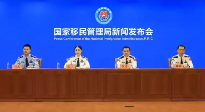 中国高调清查“双重身份”！加拿大华人机场被拦、户口当场注销！
