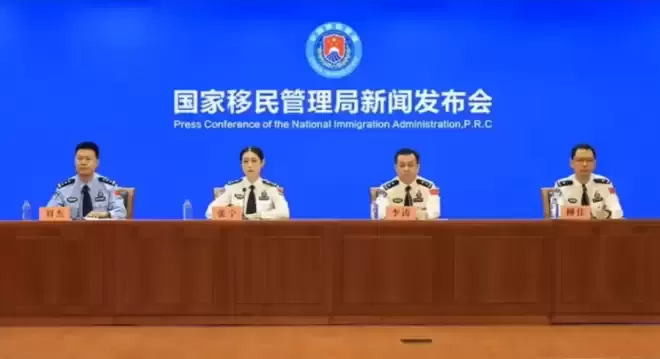 中国高调清查“双重身份”！加拿大华人机场被拦、户口当场注销！