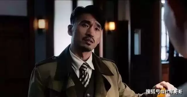 爸爸是导演，妈妈是演员，47岁演《大生意人》终于红了