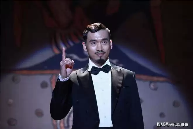 爸爸是导演，妈妈是演员，47岁演《大生意人》终于红了
