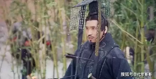 爸爸是导演，妈妈是演员，47岁演《大生意人》终于红了