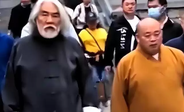 释永信海外视频流出，导演张纪中惨遭牵连