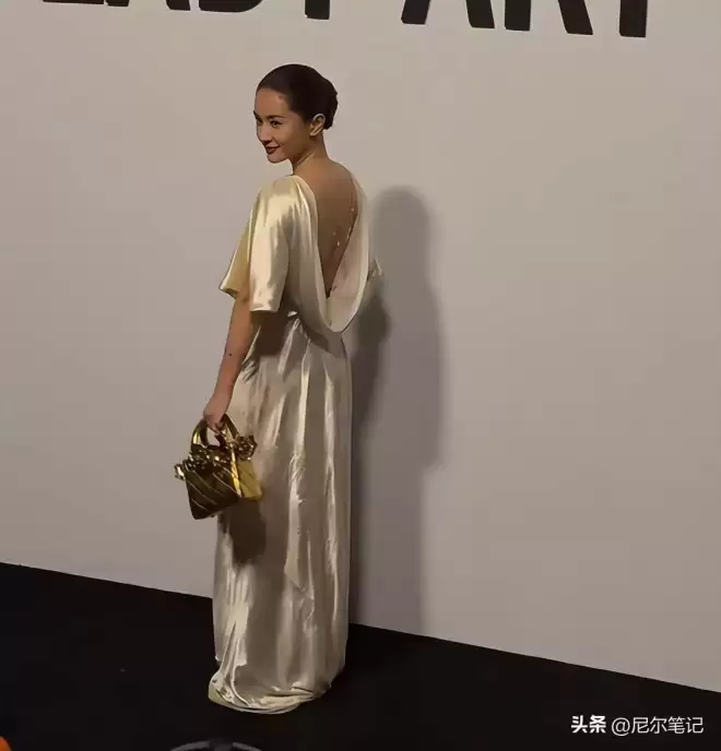 迪奥活动：李冰冰老了，王子文脸垮僵硬