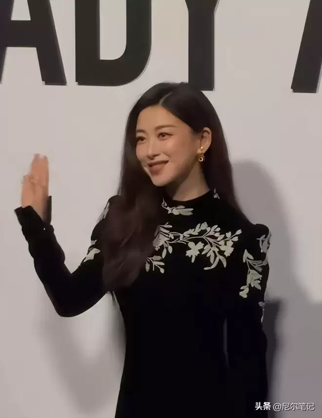 迪奥活动：李冰冰老了，王子文脸垮僵硬